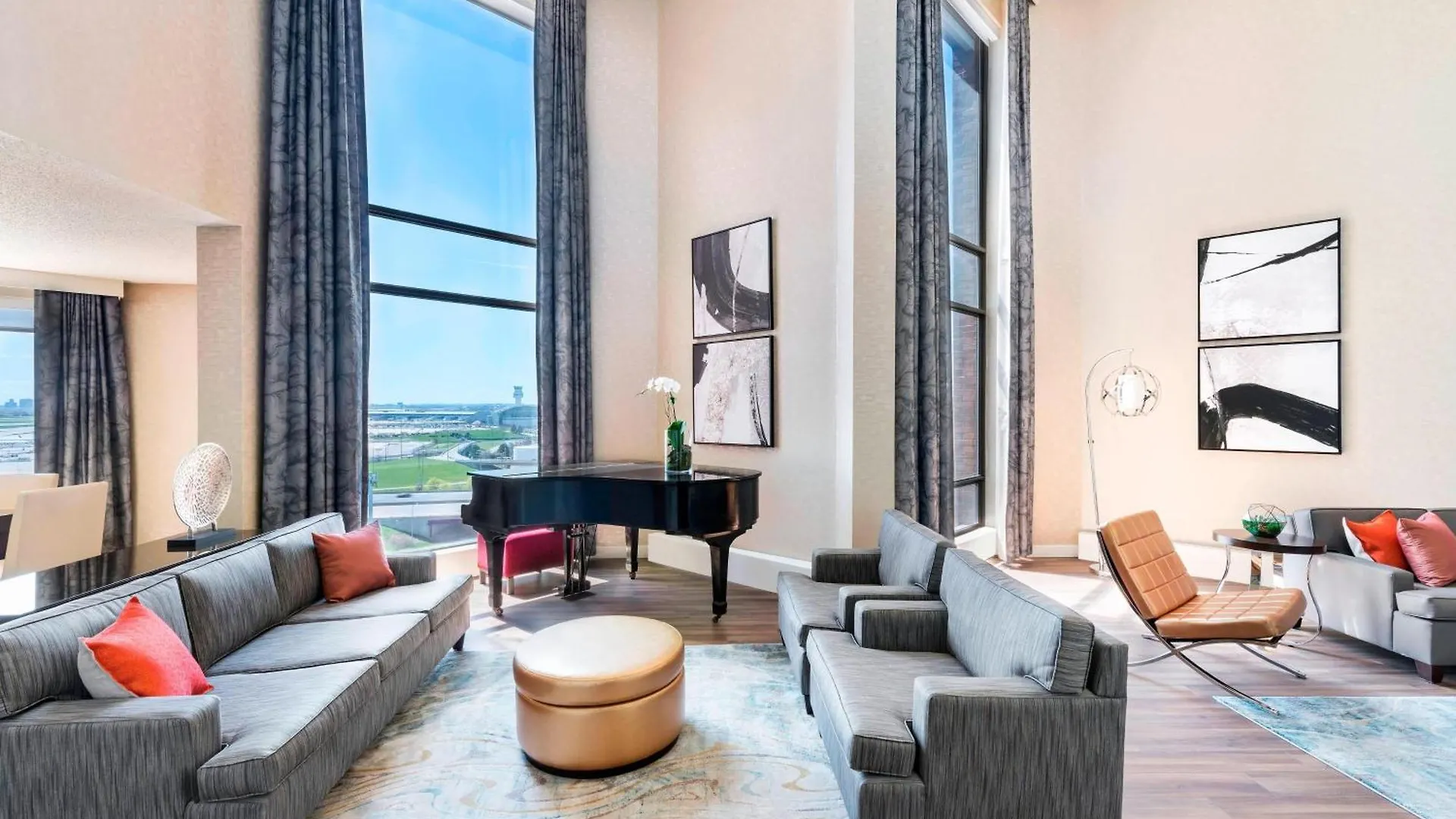 ホテル ザ ウェスティン トロント エアポート 4*,