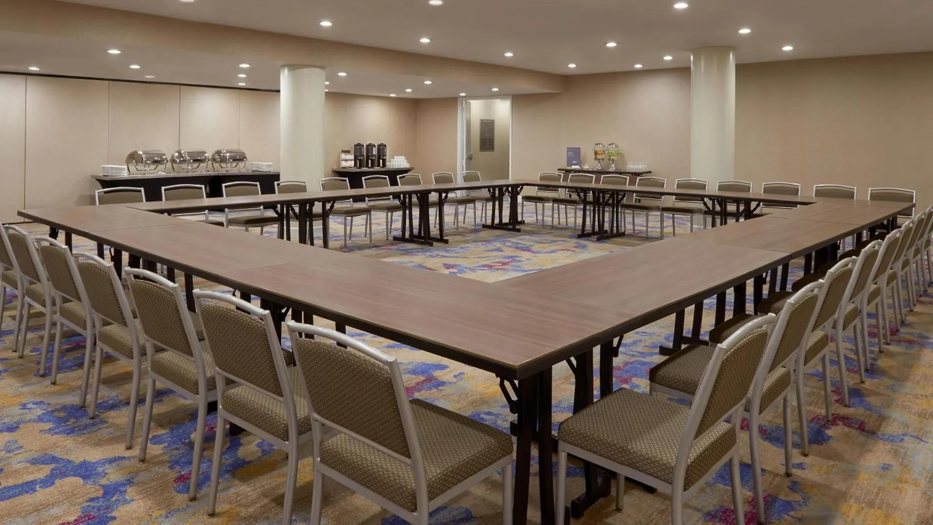 ホテル ザ ウェスティン トロント エアポート 4*,