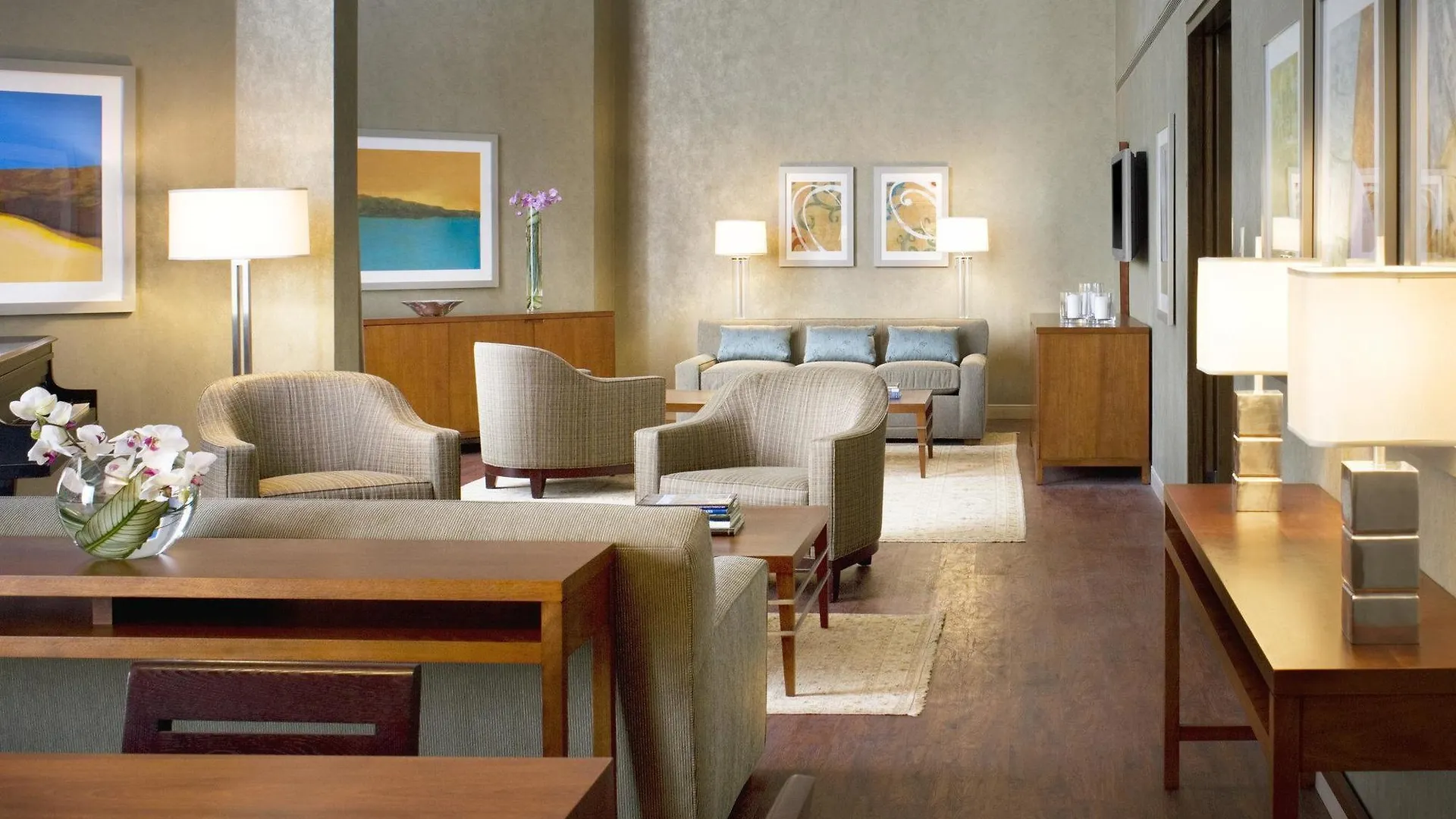 ホテル ザ ウェスティン トロント エアポート 4*,